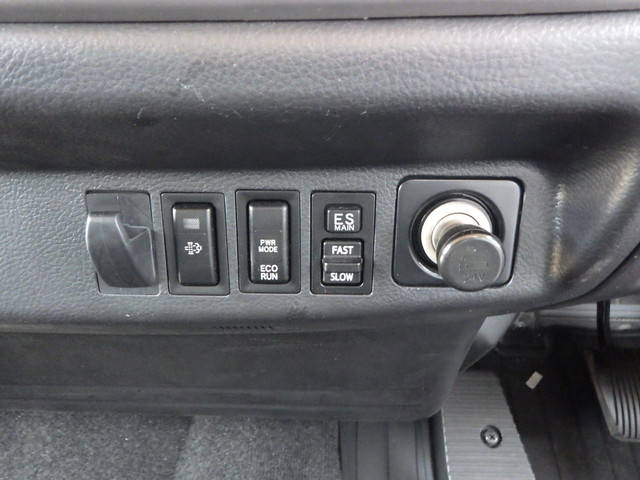 日野レンジャー幌ウイング中型（4t）[写真22]