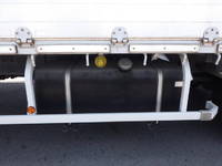 日野レンジャー幌ウイング中型（4t）[写真26]