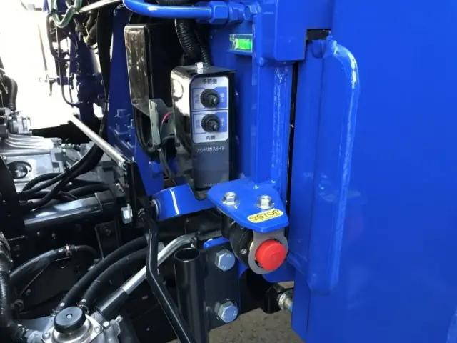 三菱ふそうファイターセルフクレーン4段中型（4t）[写真36]