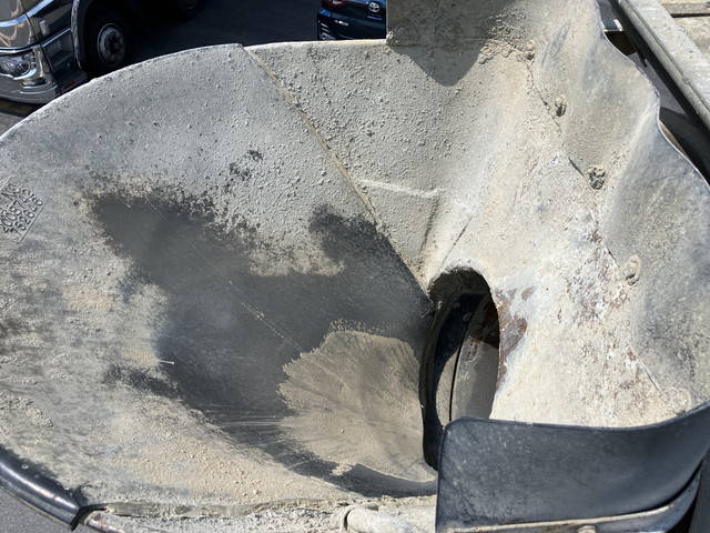 三菱ふそうスーパーグレートミキサー車（コンクリートミキサー）大型（10t）[写真10]