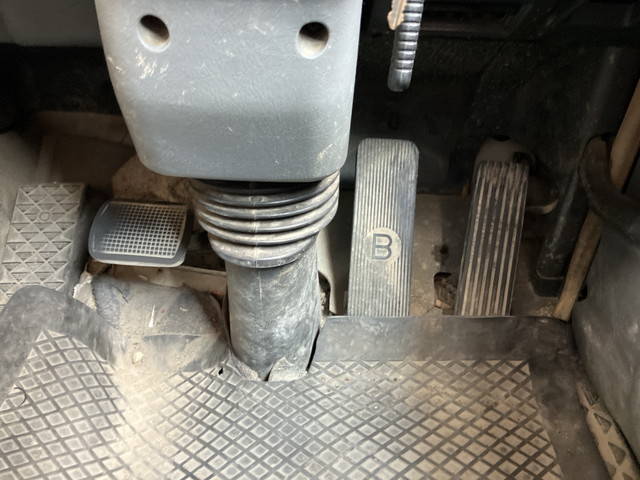 三菱ふそうスーパーグレートミキサー車（コンクリートミキサー）大型（10t）[写真36]