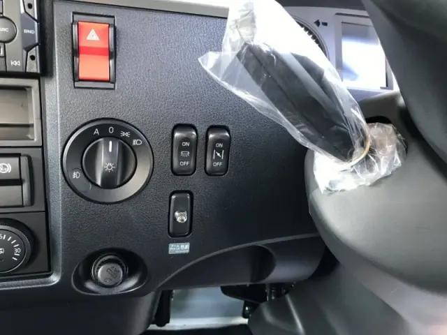 三菱ふそうファイタークレーン4段中型（4t）[写真12]