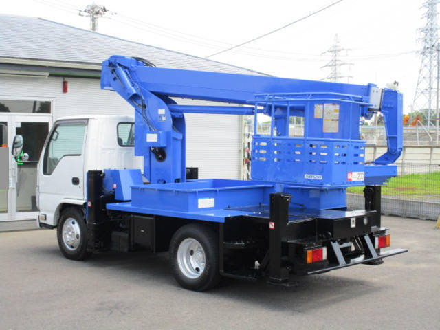 いすゞエルフ高所作業車小型（2t・3t）[写真02]