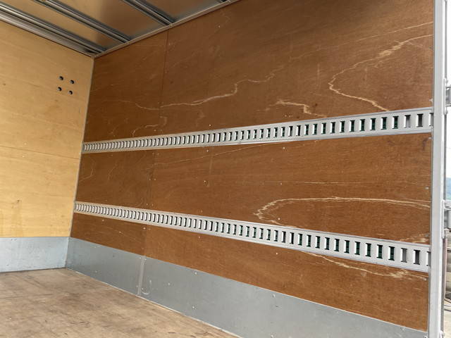 三菱ふそうキャンターアルミバン小型（2t・3t）[写真13]