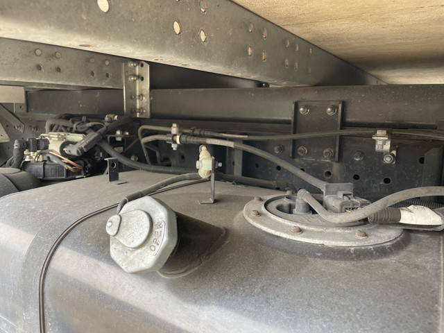 三菱ふそうキャンターアルミバン小型（2t・3t）[写真22]