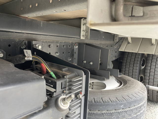 三菱ふそうキャンターアルミバン小型（2t・3t）[写真23]