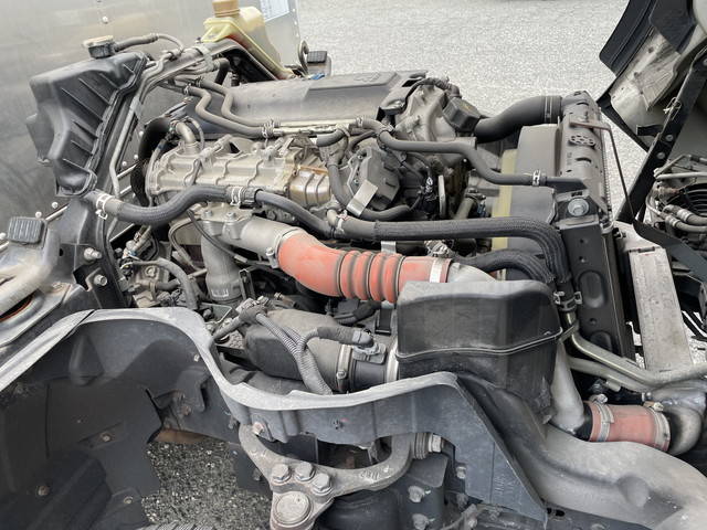 三菱ふそうキャンターアルミバン小型（2t・3t）[写真26]