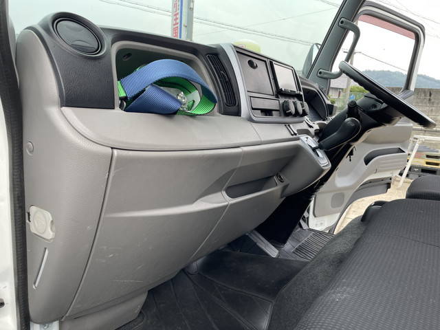 三菱ふそうキャンターアルミバン小型（2t・3t）[写真35]