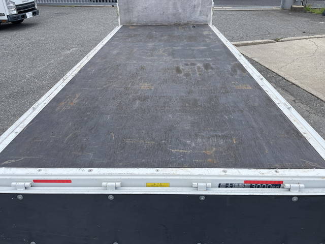 三菱ふそうキャンター平ボディ小型（2t・3t）[写真11]