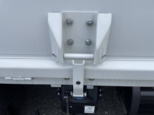 三菱ふそうキャンター平ボディ小型（2t・3t）[写真12]