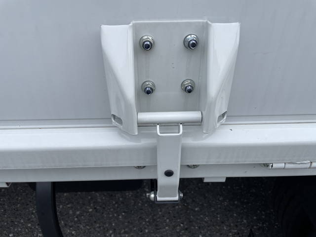 三菱ふそうキャンター平ボディ小型（2t・3t）[写真13]