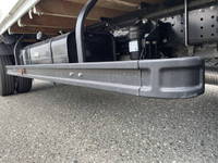 三菱ふそうキャンター平ボディ小型（2t・3t）[写真17]