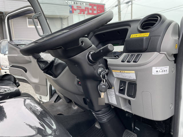 三菱ふそうキャンター平ボディ小型（2t・3t）[写真30]