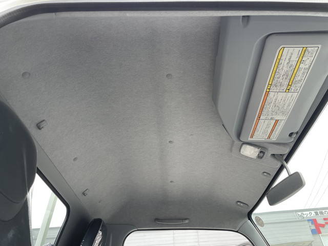 三菱ふそうキャンター平ボディ小型（2t・3t）[写真31]