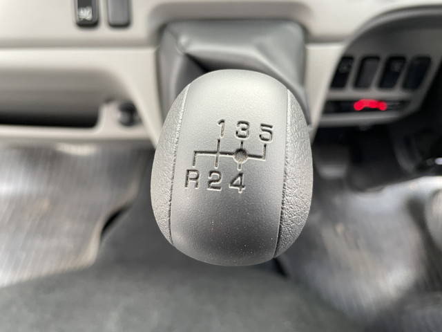 三菱ふそうキャンター平ボディ小型（2t・3t）[写真34]