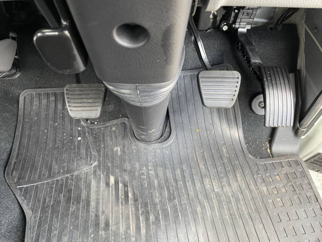 三菱ふそうキャンター平ボディ小型（2t・3t）[写真35]