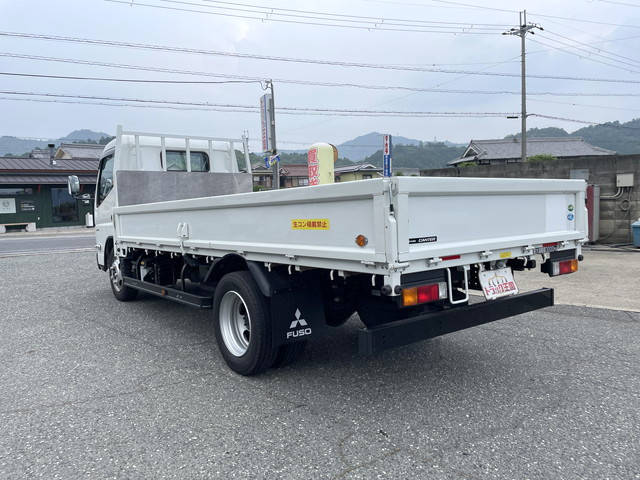 三菱ふそうキャンター平ボディ小型（2t・3t）[写真04]