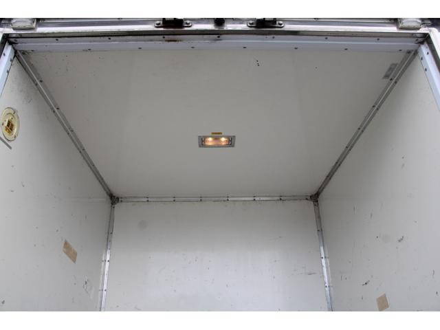 いすゞエルフ冷凍車（冷蔵車）小型（2t・3t）[写真16]