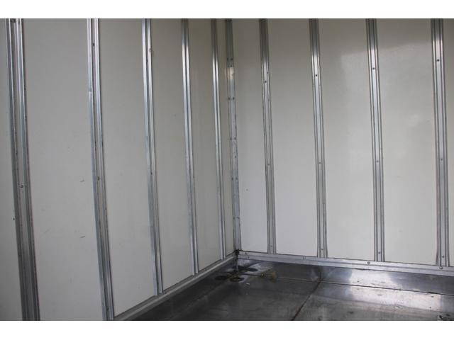 いすゞエルフ冷凍車（冷蔵車）小型（2t・3t）[写真20]