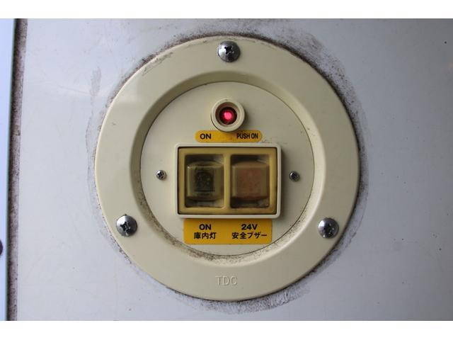 いすゞエルフ冷凍車（冷蔵車）小型（2t・3t）[写真24]