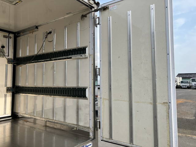 日野デュトロ冷凍車（冷蔵車）小型（2t・3t）[写真13]