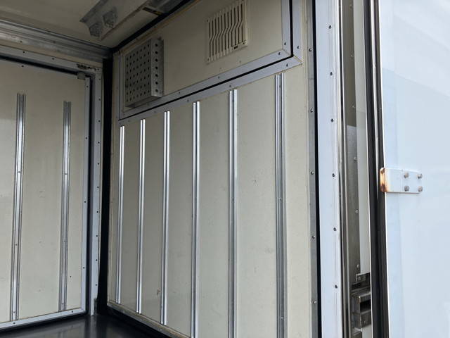 日野デュトロ冷凍車（冷蔵車）小型（2t・3t）[写真18]