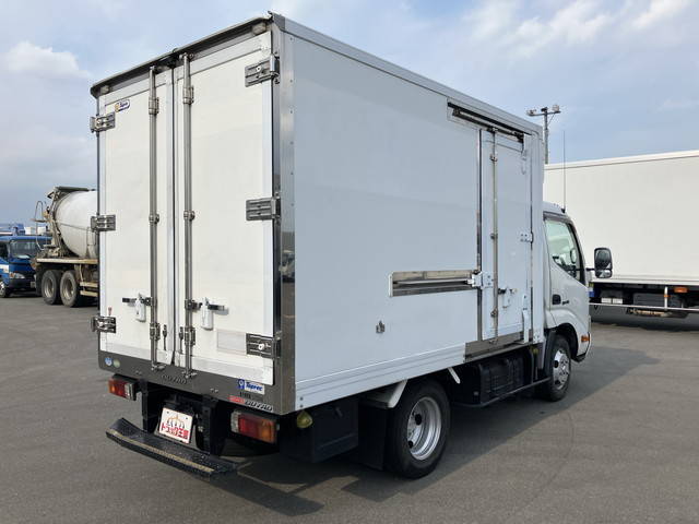 日野デュトロ冷凍車（冷蔵車）小型（2t・3t）[写真02]