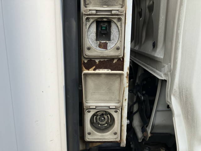 日野デュトロ冷凍車（冷蔵車）小型（2t・3t）[写真23]