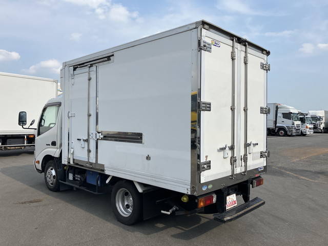 日野デュトロ冷凍車（冷蔵車）小型（2t・3t）[写真03]