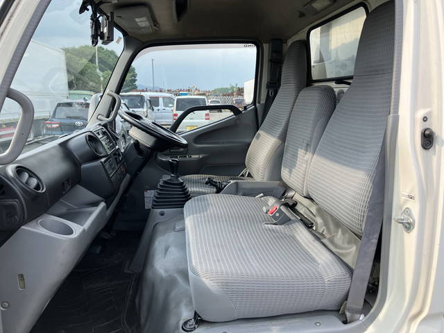 日野デュトロ冷凍車（冷蔵車）小型（2t・3t）[写真32]