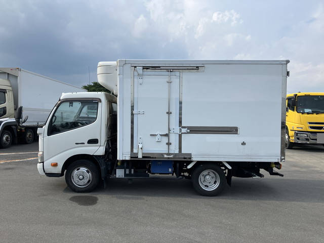 日野デュトロ冷凍車（冷蔵車）小型（2t・3t）[写真04]