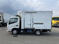 日野デュトロ冷凍車（冷蔵車）小型（2t・3t）[写真05]