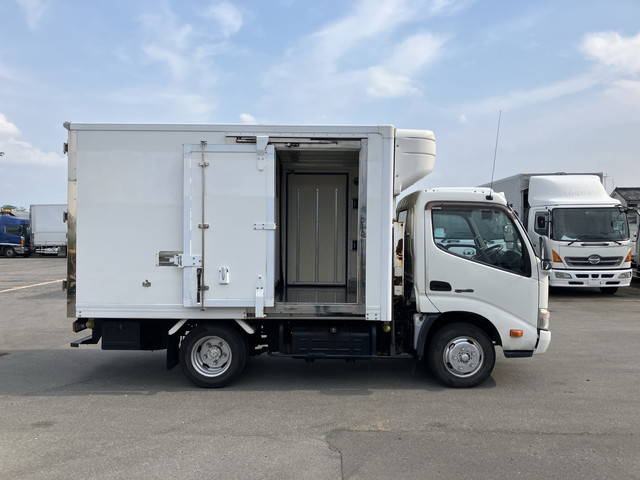 日野デュトロ冷凍車（冷蔵車）小型（2t・3t）[写真07]