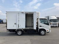 日野デュトロ冷凍車（冷蔵車）小型（2t・3t）[写真08]