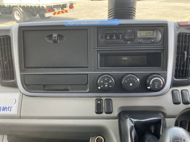 三菱ふそうキャンタークレーン4段小型（2t・3t）[写真38]