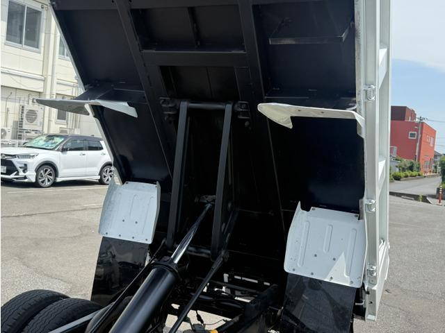 三菱ふそうキャンターダンプ小型（2t・3t）[写真19]