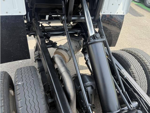 三菱ふそうキャンターダンプ小型（2t・3t）[写真23]