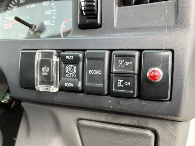 いすゞエルフクレーン3段小型（2t・3t）[写真39]