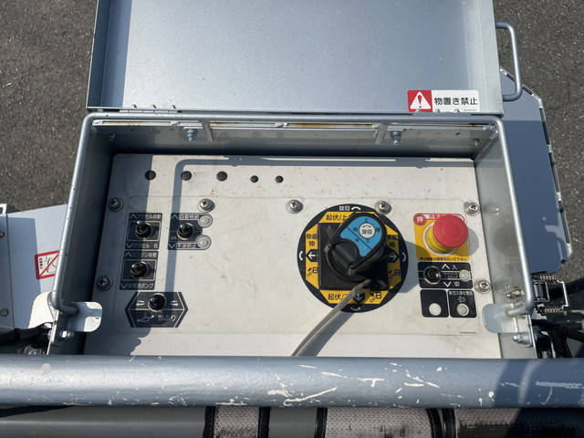 いすゞエルフ高所作業車小型（2t・3t）[写真19]