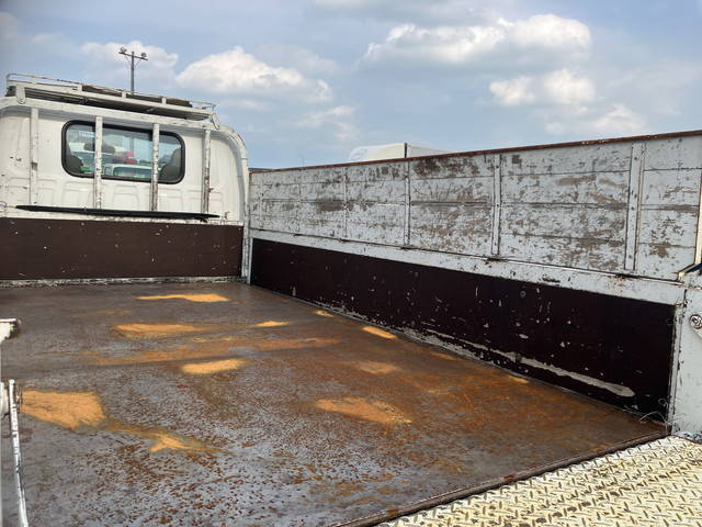 いすゞエルフ平ボディ小型（2t・3t）[写真12]