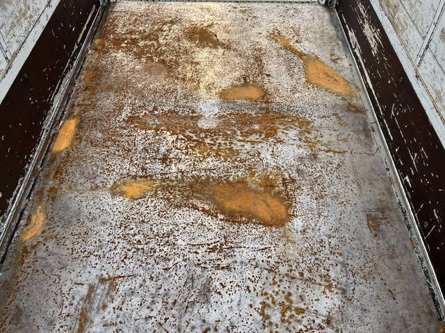 いすゞエルフ平ボディ小型（2t・3t）[写真13]