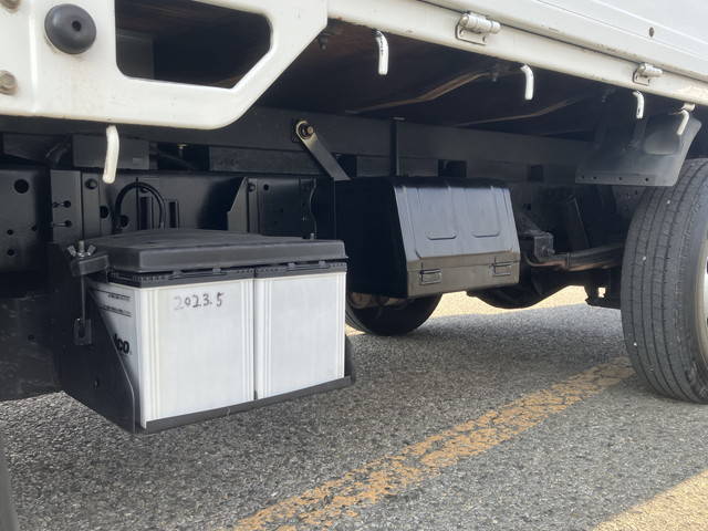 いすゞエルフ平ボディ小型（2t・3t）[写真21]