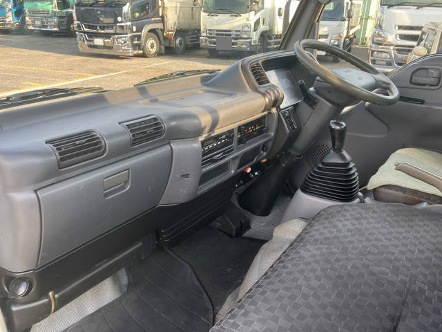 いすゞエルフ平ボディ小型（2t・3t）[写真32]