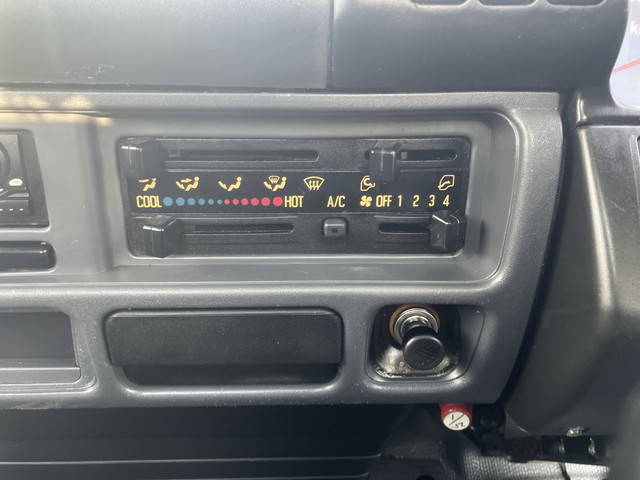 いすゞエルフ平ボディ小型（2t・3t）[写真38]