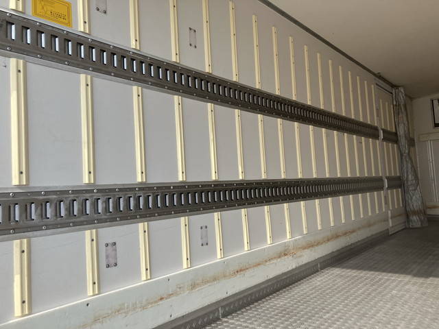 いすゞフォワード冷凍車（冷蔵車）中型（4t）[写真14]