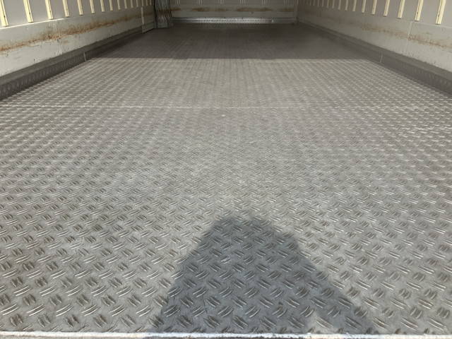 いすゞフォワード冷凍車（冷蔵車）中型（4t）[写真16]