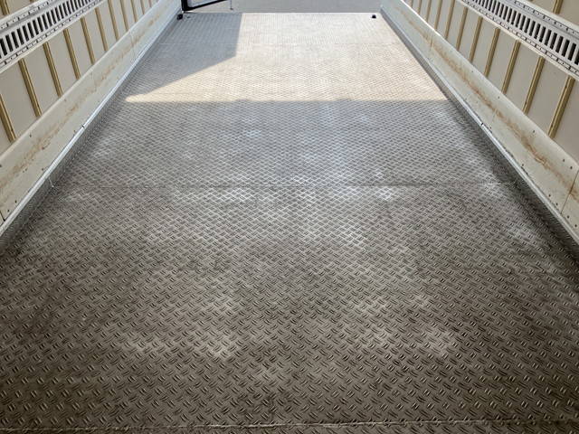 いすゞフォワード冷凍車（冷蔵車）中型（4t）[写真17]