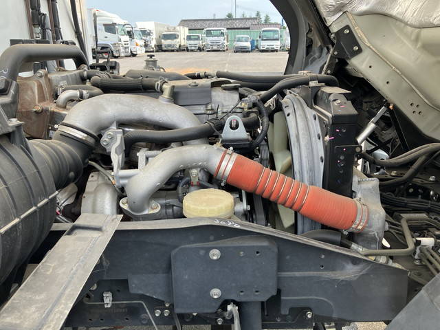 いすゞフォワード冷凍車（冷蔵車）中型（4t）[写真24]