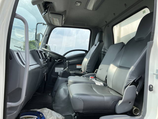 いすゞフォワード冷凍車（冷蔵車）中型（4t）[写真31]