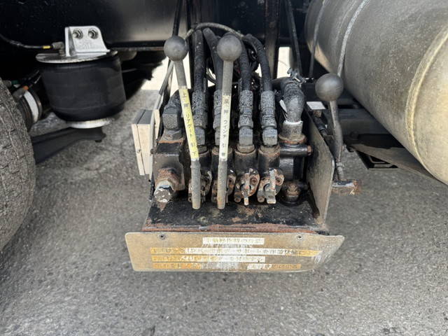 いすゞギガセルフローダー大型（10t）[写真14]